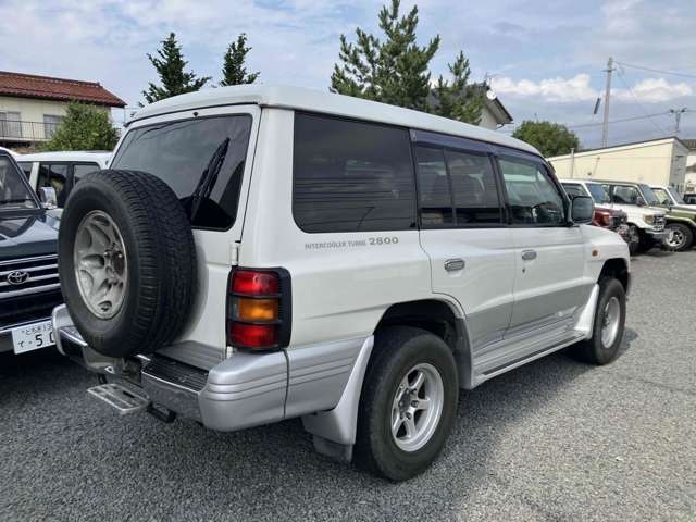 Mitsubishi Pajero 6