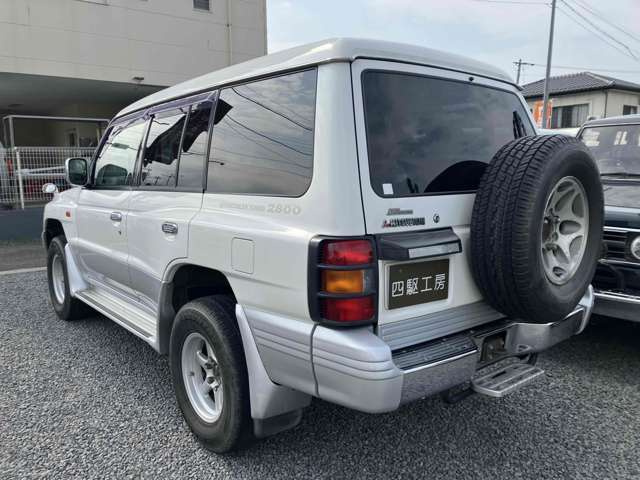 Mitsubishi Pajero 8