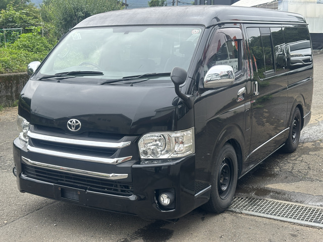 Toyota Hiace Van 3