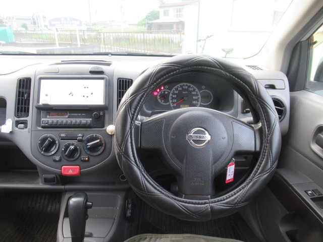 Nissan AD 4