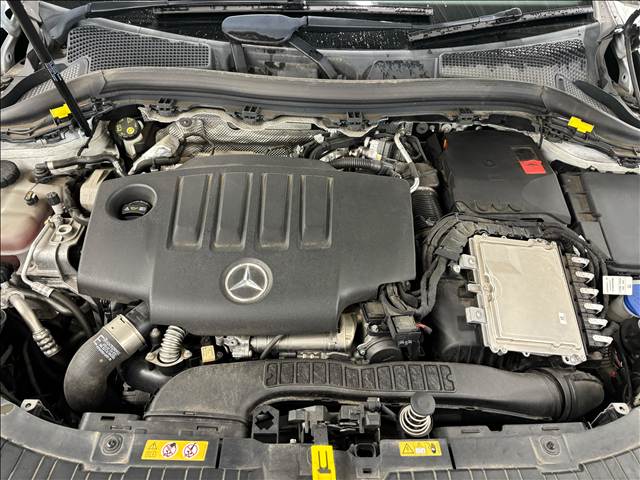 Mercedes-Benz GLA-Class 12