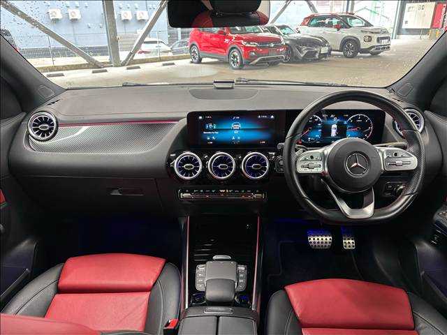 Mercedes-Benz GLA-Class 4