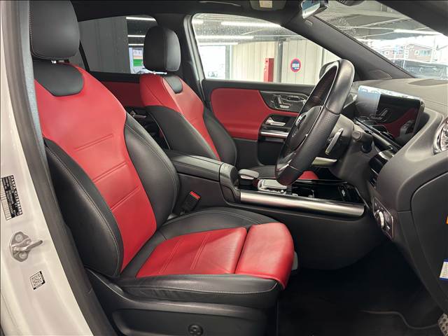 Mercedes-Benz GLA-Class 7