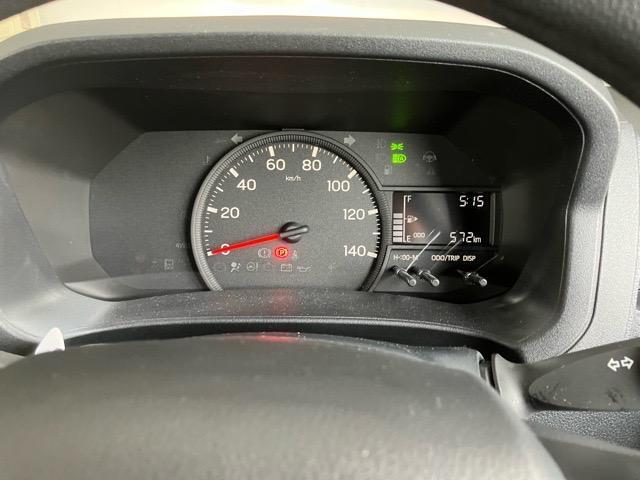 Daihatsu Hijet Cargo 6