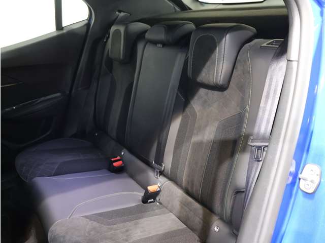 Peugeot SUV 2008 6