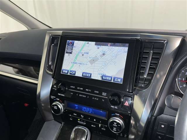 Toyota Vellfire 11