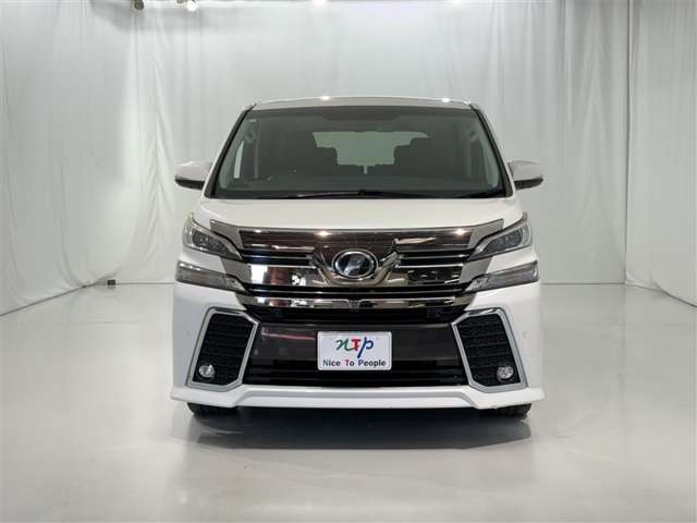 Toyota Vellfire 4
