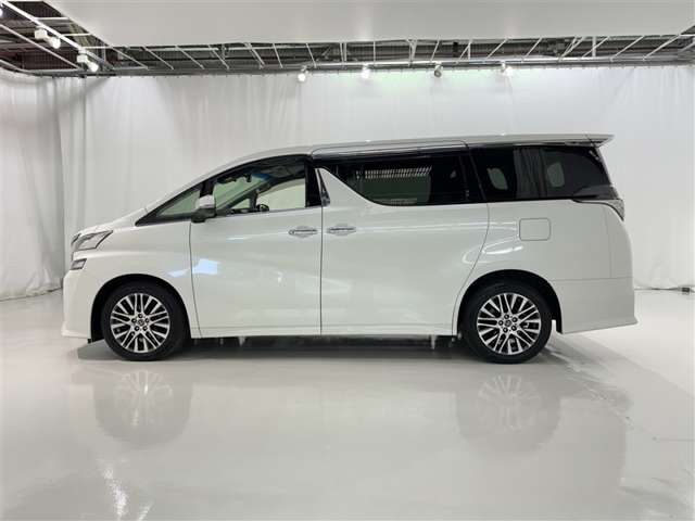 Toyota Vellfire 5