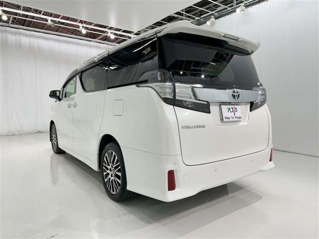 Toyota Vellfire 6