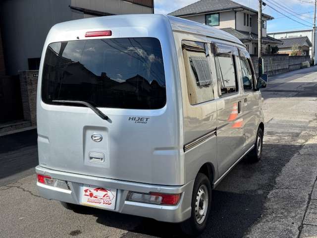Daihatsu Hijet Cargo 8
