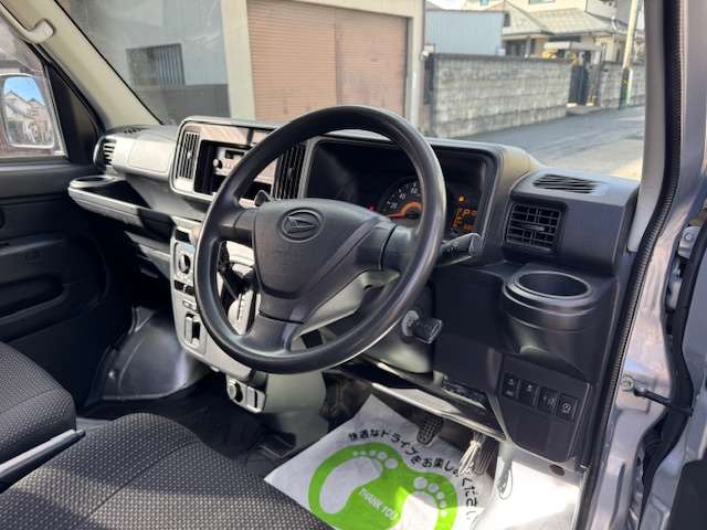 Daihatsu Hijet Cargo 10