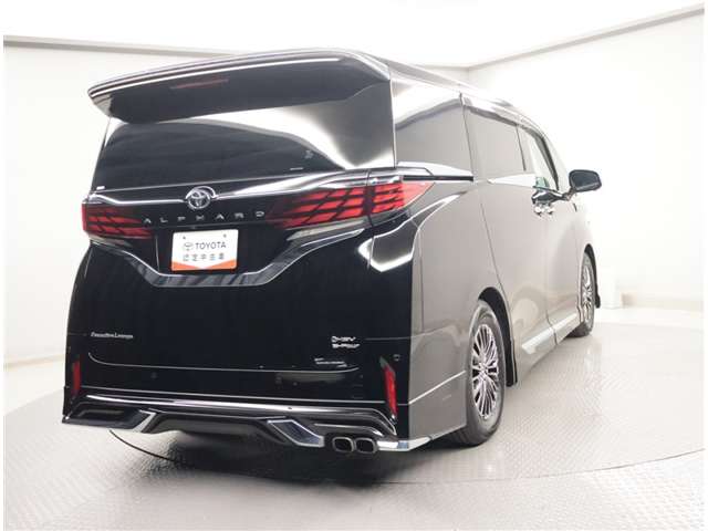 Toyota Alphard 3