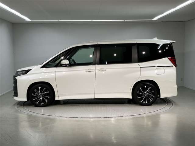 Toyota Noah 2