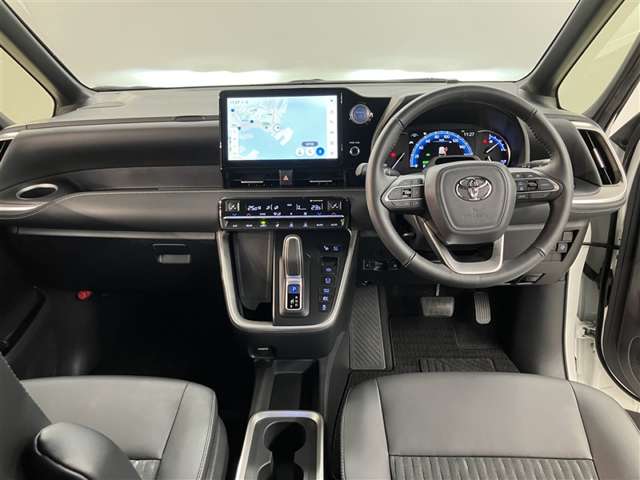 Toyota Noah 6