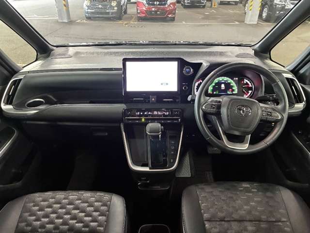 Toyota Voxy 9