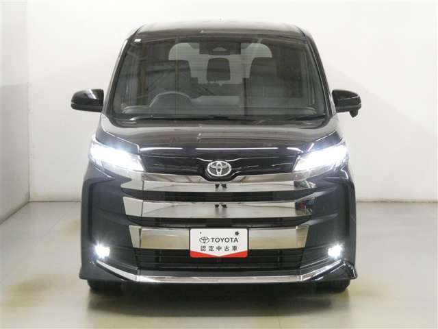 Toyota Noah 3