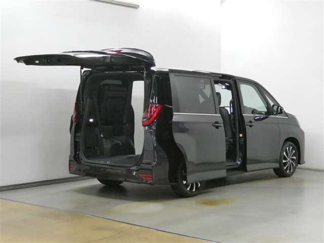 Toyota Noah 7