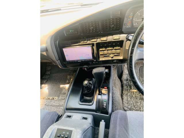 Toyota Land Cruiser 80 11