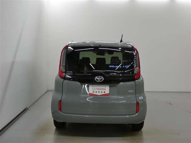 Toyota Sienta 6