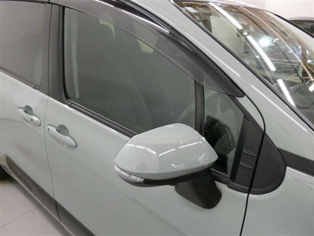 Toyota Sienta 8