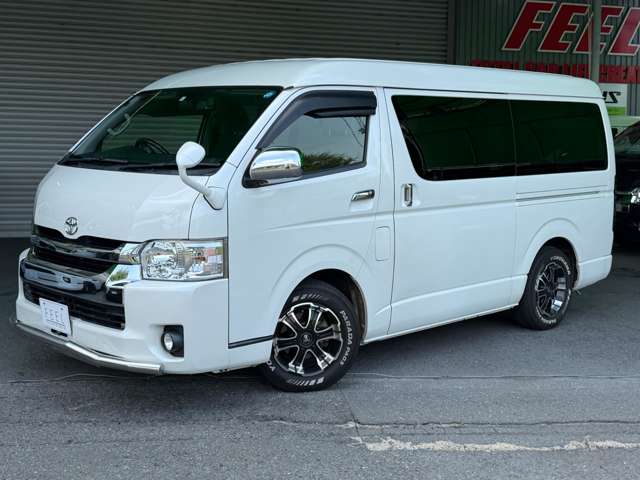Toyota Hiace 2