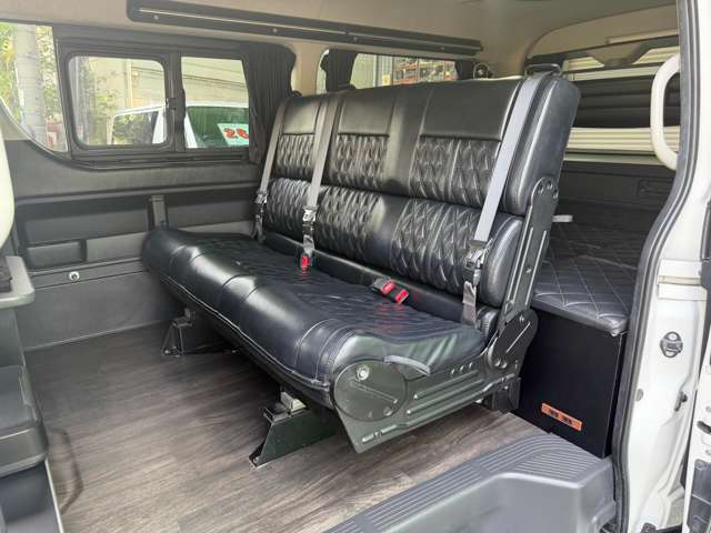 Toyota Hiace 9