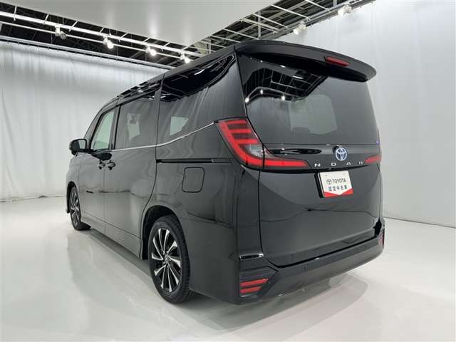 Toyota Noah 6