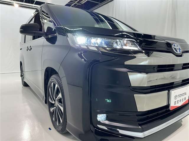 Toyota Noah 8