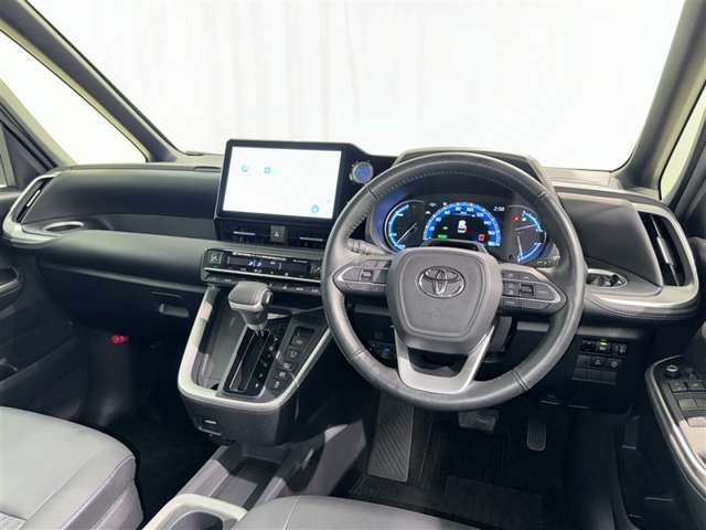 Toyota Noah 9