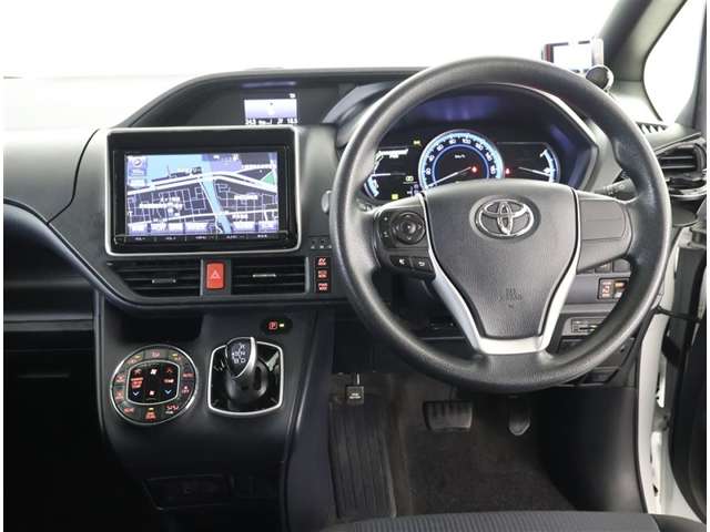 Toyota Noah 3
