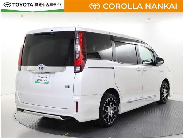 Toyota Noah 7
