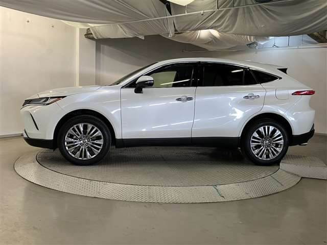Toyota Harrier 4
