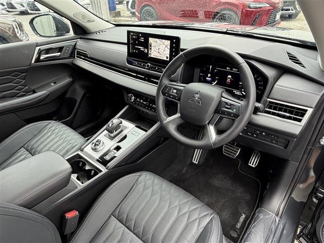 Mitsubishi Outlander 11