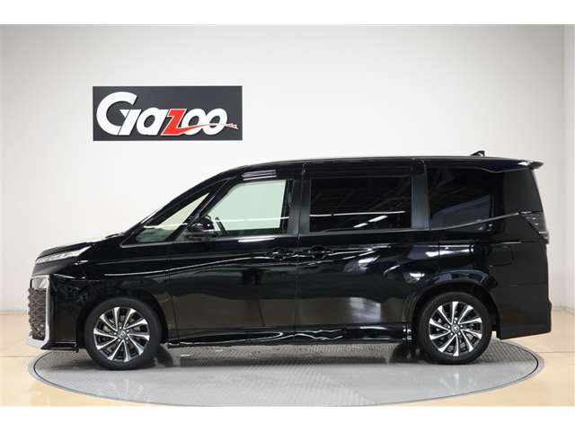 Toyota Voxy 3
