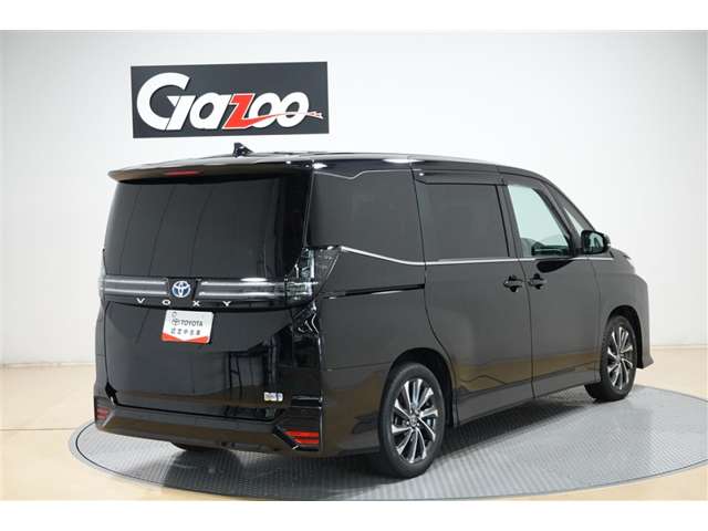 Toyota Voxy 5