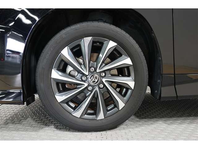 Toyota Voxy 9
