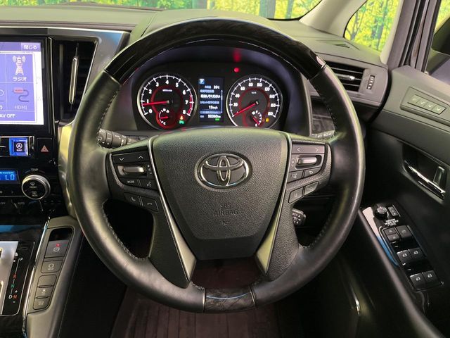 Toyota Vellfire 11