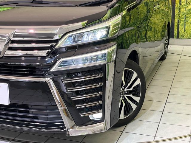 Toyota Vellfire 12