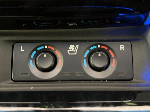 Toyota Vellfire 7