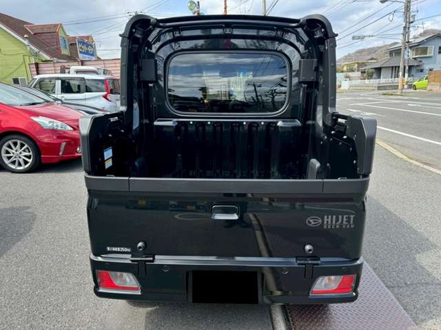 Daihatsu Hijet Deck Van 10
