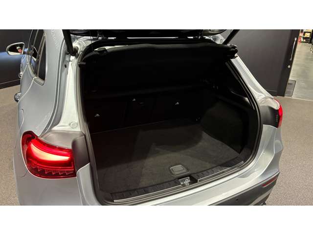 Mercedes-Benz GLA-Class 10