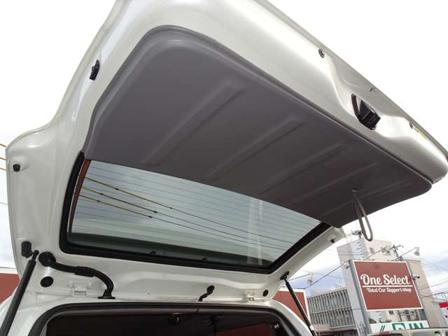 Toyota Hilux Surf 11