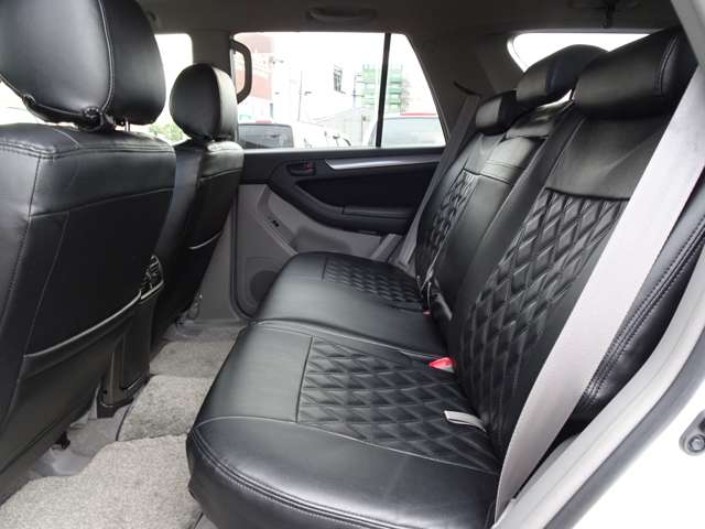 Toyota Hilux Surf 7