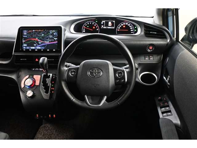 Toyota Sienta 5