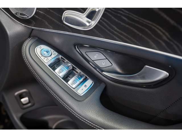 Mercedes-Benz GLC 8