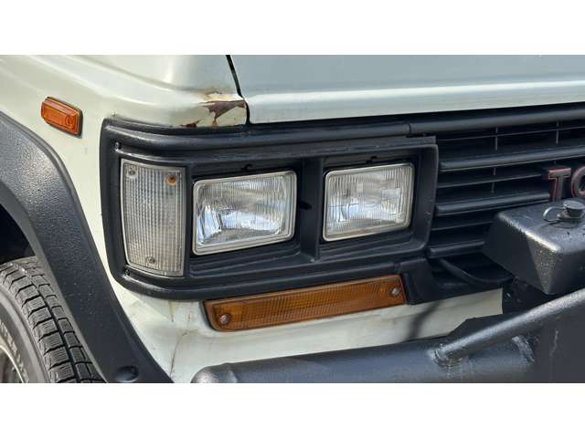 Toyota Land Cruiser 60 12