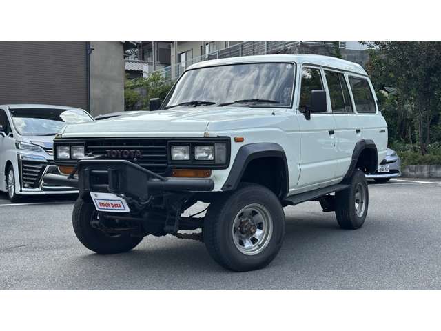 Toyota Land Cruiser 60 3