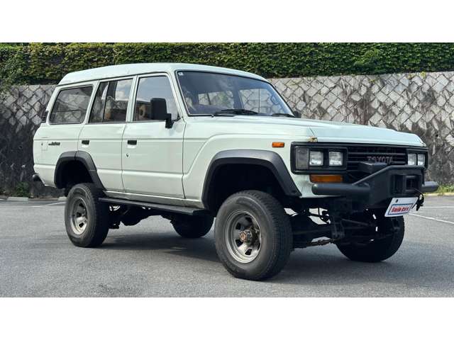 Toyota Land Cruiser 60 4