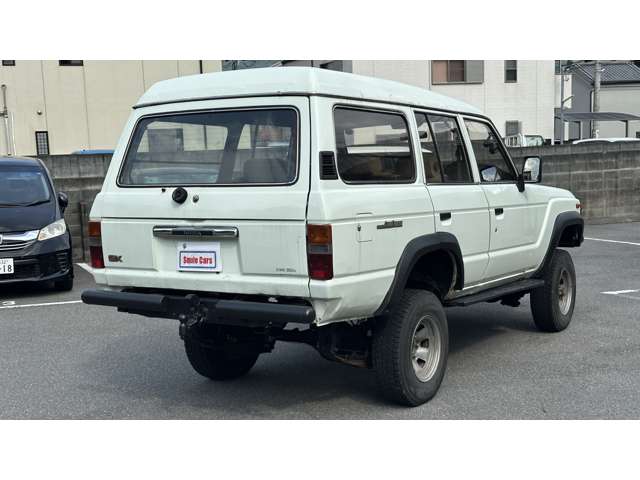 Toyota Land Cruiser 60 8