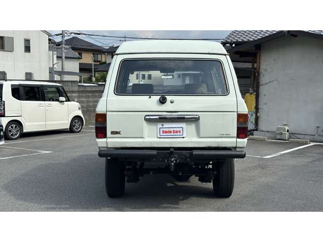 Toyota Land Cruiser 60 9